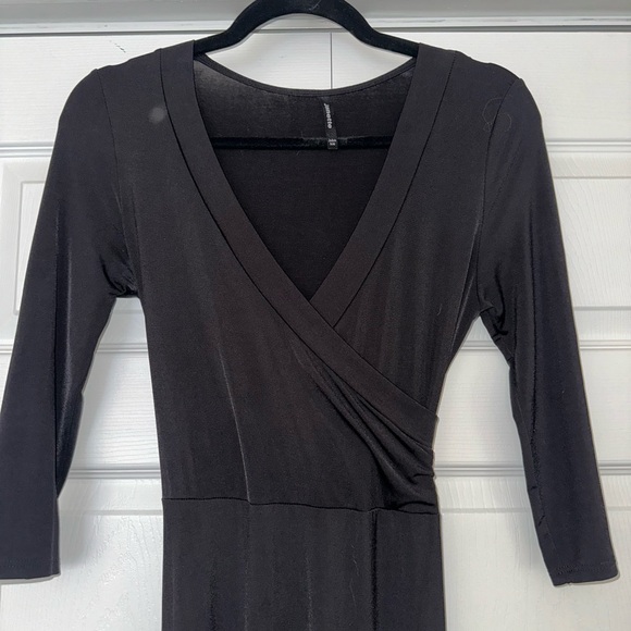 Black faux wrap maxi 3/4 sleeve dress - Picture 2 of 7